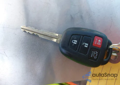 2015 Toyota Highlander Le Plus V6 z USA, uszkodzony, nr VIN 5TDBKRFH6FS140967